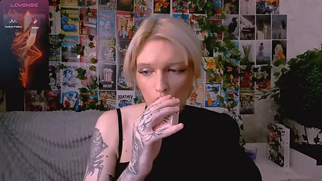 Simona Rain online show from October 26, 11:42 pm