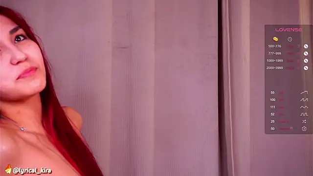 Snapshot of AnnisCharlton chatting on January 10, 10:57 pm AnnisCharlton online show from January 10, 10:57 pm