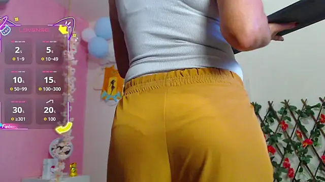 Snapshot of GeorginaBianco chatting on October 2, 12:23 pm GeorginaBianco online show from October 2, 12:23 pm