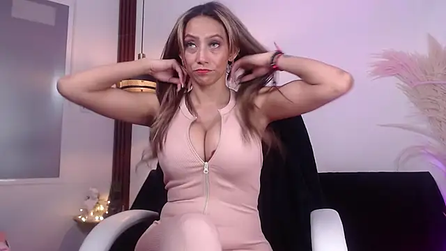 Snapshot of salome_drasin chatting on September 23, 1:08 am salome drasin online show from September 23, 1:08 am