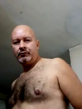 Snapshot of Juan_45 chatting on June 19, 12:31 pm Juan 45 online show from June 19, 12:31 pm