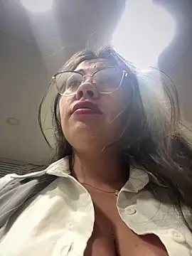 LIZ-06  online show from December 20, 5:53 pm