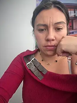 Snapshot of LIZ-06_ chatting on February 13, 1:07 pm LIZ-06 online show from February 13, 1:07 pm