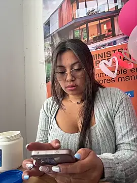 Snapshot of LIZ-06_ chatting on February 16, 1:29 pm LIZ-06 online show from February 16, 1:29 pm