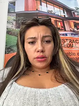 Snapshot of LIZ-06_ chatting on March 23, 3:27 pm LIZ-06 online show from March 23, 3:27 pm