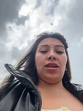 Snapshot of LIZ-06_ chatting on March 31, 3:56 pm LIZ-06 online show from March 31, 3:56 pm