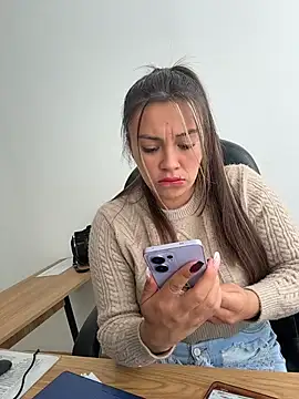 LIZ-06  online show from May 14, 3:19 pm