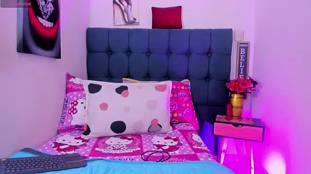 Snapshot of Hellen_starx chatting on October 26, 4:51 am Hellen starx online show from October 26, 4:51 am