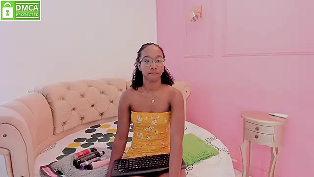 briannaduque online show from December 22, 12:27 pm
