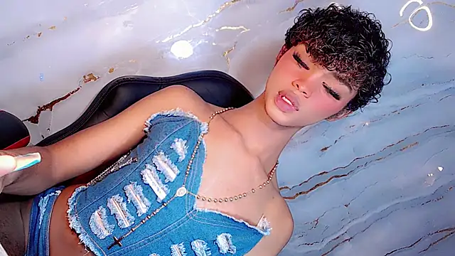 Eva Rosss online show from March 15, 4:10 pm