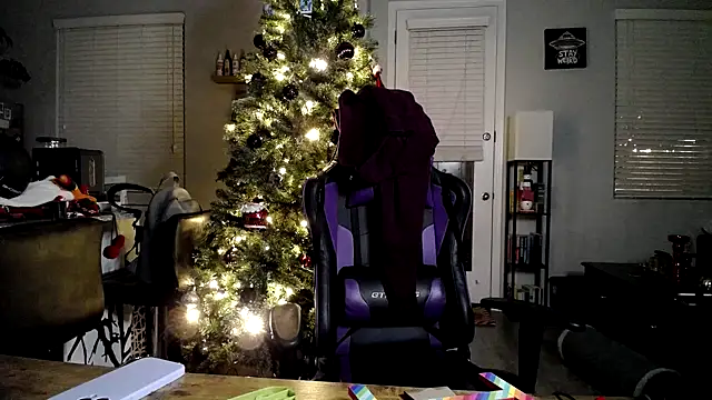 tayweird online show from December 7, 4:53 am