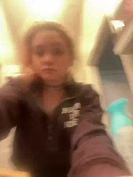 tayweird online show from January 20, 6:21 pm