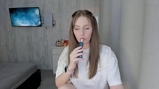 Snapshot of CaseyCumFace chatting on December 14, 7:14 pm CaseyCumFace online show from December 14, 7:14 pm
