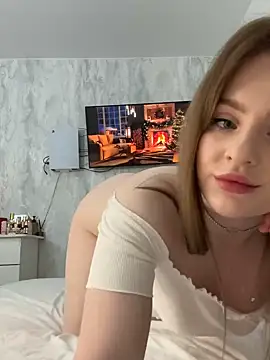 Snapshot of CaseyCumFace chatting on December 23, 11:06 pm CaseyCumFace online show from December 23, 11:06 pm