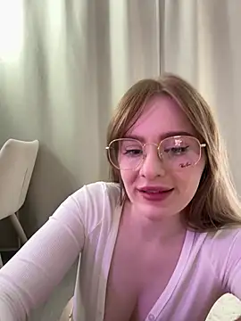 Snapshot of CaseyCumFace chatting on February 24, 11:09 pm CaseyCumFace online show from February 24, 11:09 pm