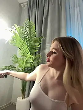 Snapshot of CaseyCumFace chatting on October 9, 7:56 pm CaseyCumFace online show from October 9, 7:56 pm