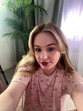 Snapshot of CaseyCumFace chatting on October 21, 1:06 am CaseyCumFace online show from October 21, 1:06 am