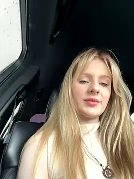 Snapshot of CaseyCumFace chatting on November 10, 7:29 am CaseyCumFace online show from November 10, 7:29 am