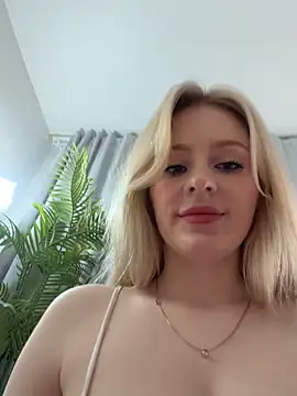 Snapshot of CaseyCumFace chatting on February 5, 9:52 pm CaseyCumFace online show from February 5, 9:52 pm