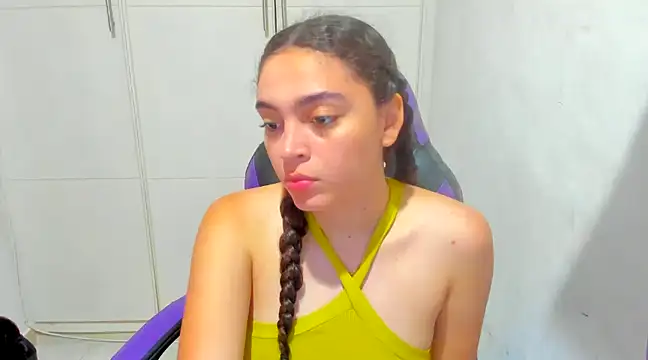 Snapshot of Lily_anal_squirt_ chatting on December 22, 7:10 pm Lily anal squirt online show from December 22, 7:10 pm