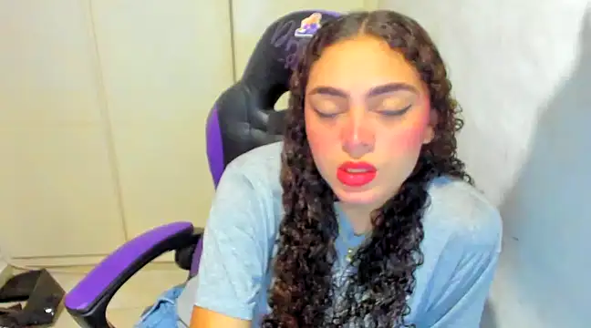 Snapshot of Lily_anal_squirt_ chatting on December 29, 8:04 pm Lily anal squirt online show from December 29, 8:04 pm