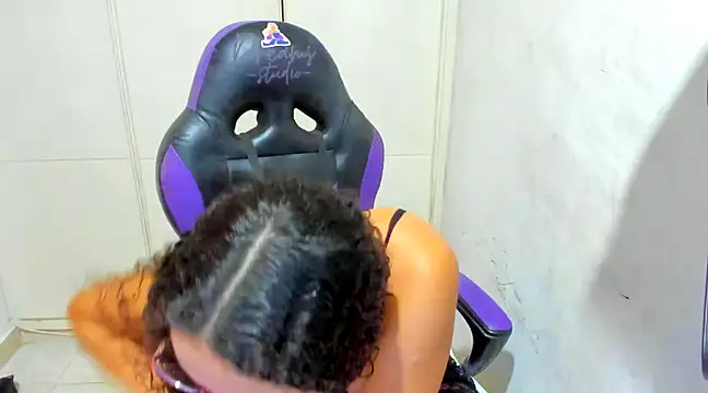 Snapshot of Lily_anal_squirt_ chatting on December 30, 8:58 pm Lily anal squirt online show from December 30, 8:58 pm