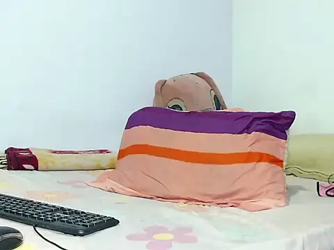 Snapshot of emily_rousxxx chatting on October 10, 11:15 pm emily rousxxx online show from October 10, 11:15 pm