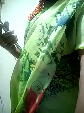 Cute-chinny online show from February 5, 2:16 pm