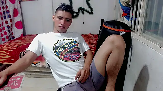 Snapshot of danilo302209 chatting on January 5, 11:22 pm danilo302209 online show from January 5, 11:22 pm