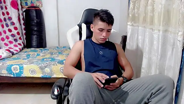 Snapshot of danilo302209 chatting on January 22, 11:21 pm danilo302209 online show from January 22, 11:21 pm