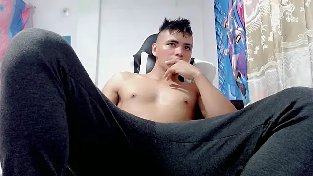 Snapshot of danilo302209 chatting on February 14, 5:25 pm danilo302209 online show from February 14, 5:25 pm