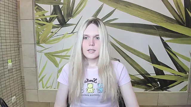 Snapshot of Auroralitta chatting on December 20, 2:05 pm Auroralitta online show from December 20, 2:05 pm