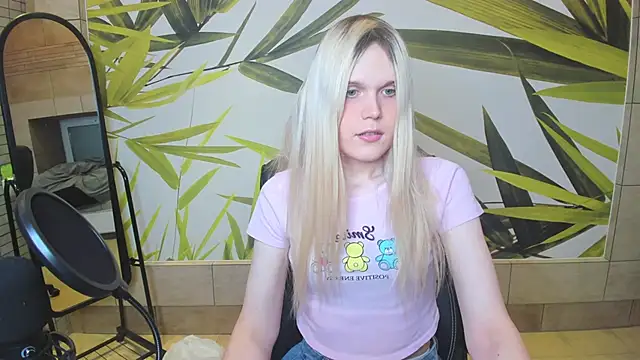 Snapshot of Auroralitta chatting on December 26, 2:37 pm Auroralitta online show from December 26, 2:37 pm