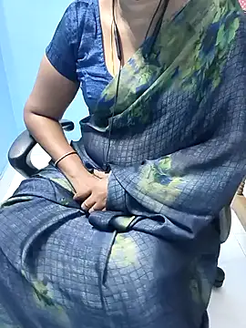 Snapshot of selvi_selvi chatting on December 22, 4:59 pm selvi selvi online show from December 22, 4:59 pm