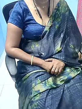 Snapshot of selvi_selvi chatting on December 25, 7:45 pm selvi selvi online show from December 25, 7:45 pm