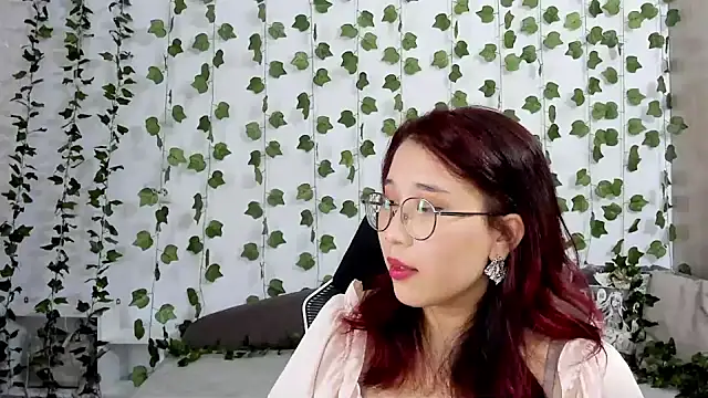 Snapshot of Myamyali chatting on September 22, 2:24 am Myamyali online show from September 22, 2:24 am