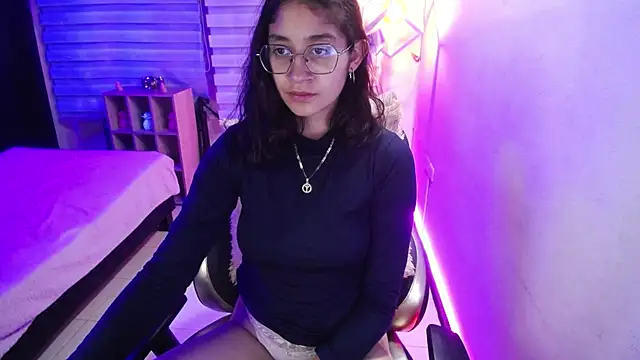 Snapshot of Lili_Gomez_ chatting on January 12, 3:46 pm Lili Gomez online show from January 12, 3:46 pm