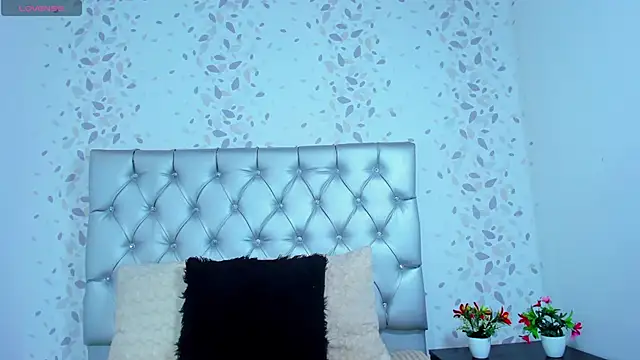 Snapshot of candymery chatting on January 4, 7:34 pm candymery online show from January 4, 7:34 pm