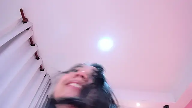 Snapshot of sophiawhite__ chatting on February 26, 7:27 pm sophiawhite online show from February 26, 7:27 pm