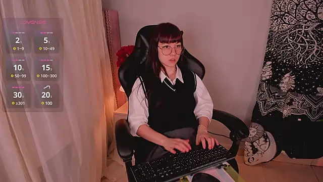 Snapshot of Lia_Sweett_ chatting on February 28, 2:42 pm Lia Sweett online show from February 28, 2:42 pm