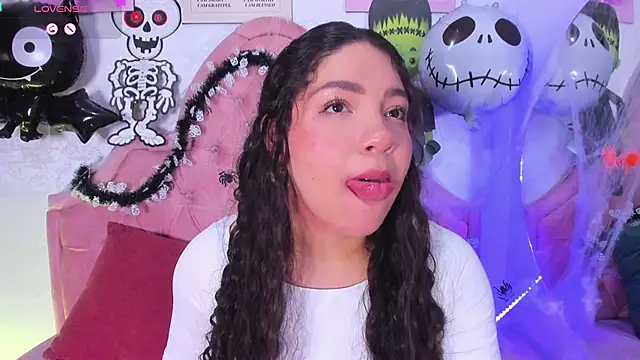 amandalee01 online show from October 15, 7:36 pm