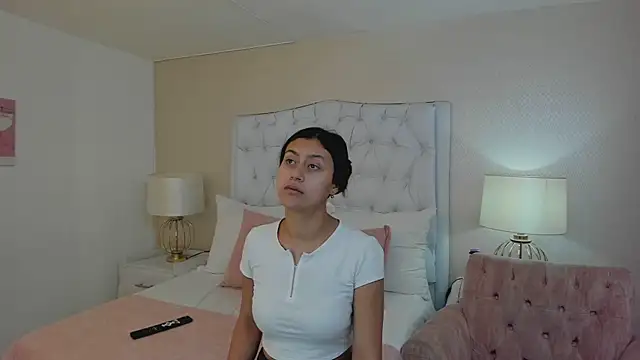 MiaLevitz online show from March 18, 11:41 am