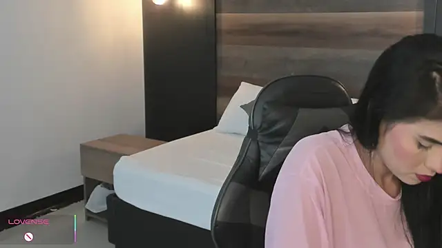 stephanya  online show from March 11, 7:09 pm