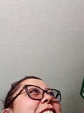 Darly Gomez online show from March 5, 9:15 pm