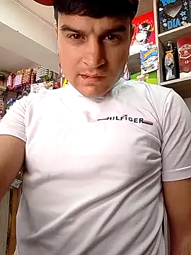 Snapshot of _MrSupremo_ chatting on October 5, 8:51 pm MrSupremo online show from October 5, 8:51 pm