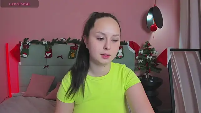 BeatriceReeves online show from December 19, 1:01 am