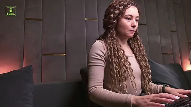 Ishtar Divine online show from December 16, 4:50 am