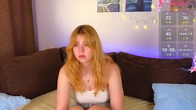 Snapshot of Penny_Staaar chatting on December 10, 8:49 pm Penny Staaar online show from December 10, 8:49 pm