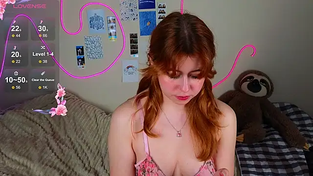 Snapshot of Penny_Staaar chatting on February 27, 6:31 pm Penny Staaar online show from February 27, 6:31 pm