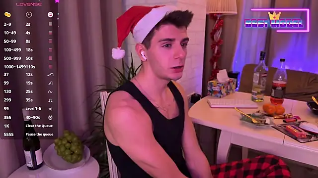 Snapshot of Walt_Enjoy chatting on January 1, 4:39 am Walt Enjoy online show from January 1, 4:39 am